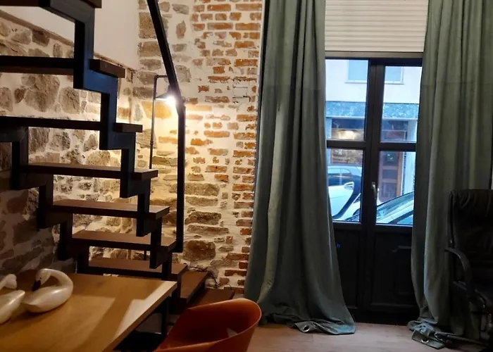 Theane Lime 1 Pensión *