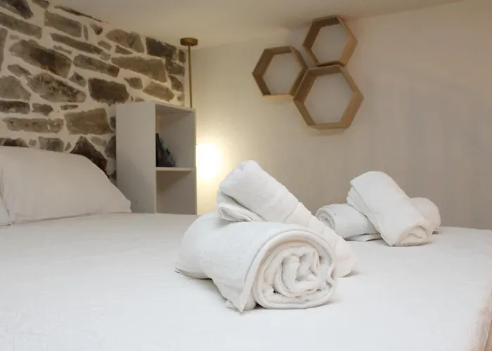 Theane Lime 1 Pensión